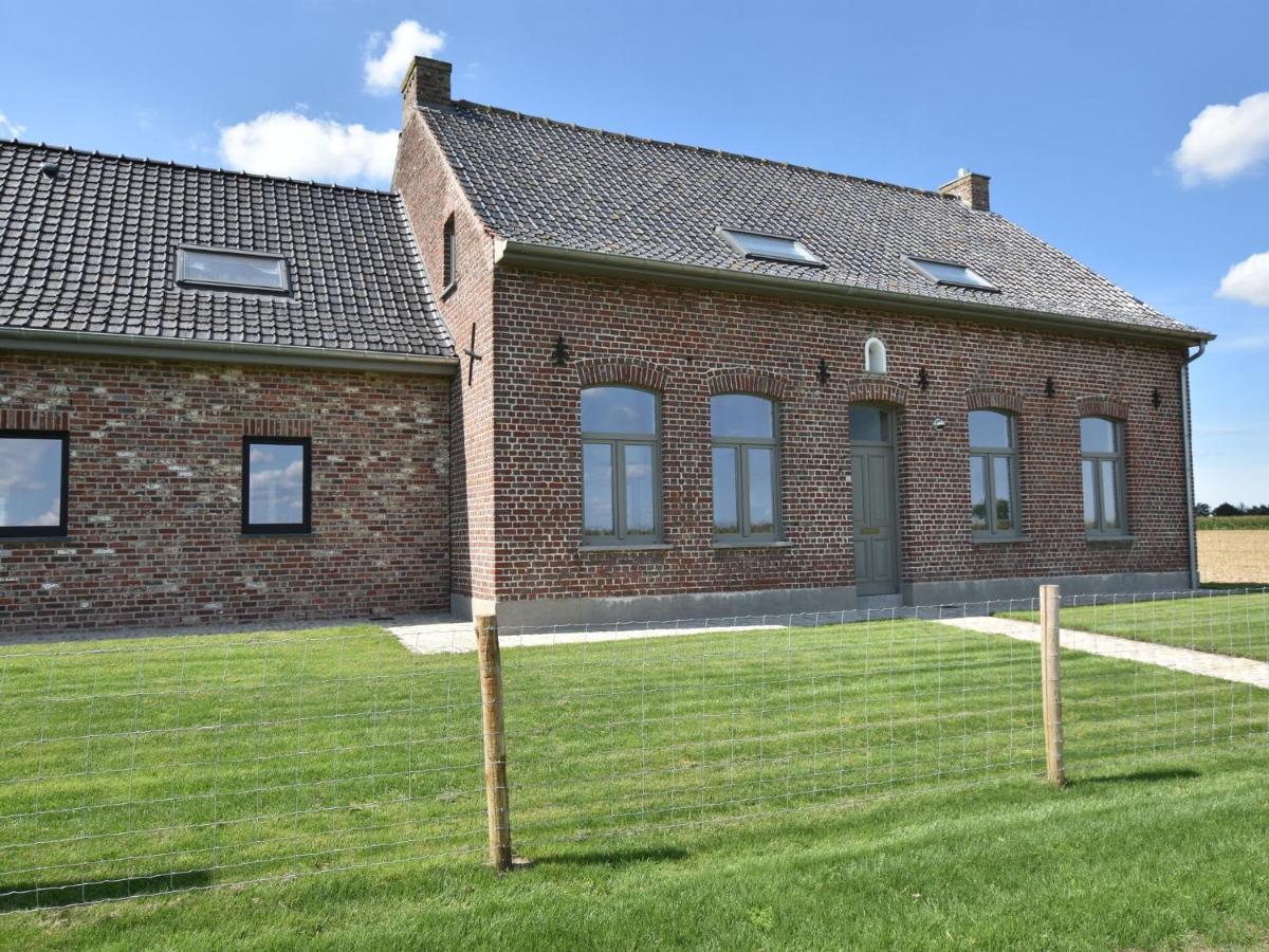 Spacious Holiday Home With Pond In Poperinge Roesbrugge-Haringe Εξωτερικό φωτογραφία